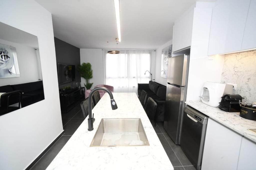 Z-32 Luxury Boutique Apartment Eilat Kültér fotó